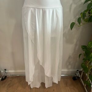 HALARA Elegant White High Low Skirt